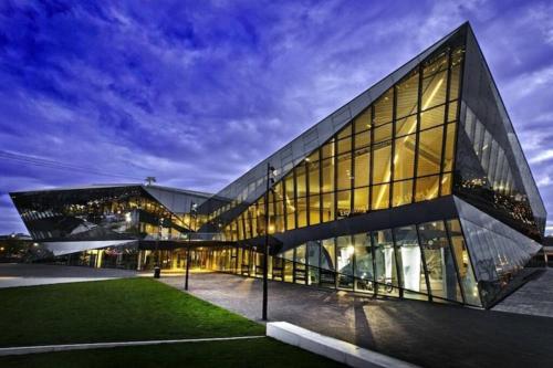 a large building with a lot of windows at Bloom of Luxury in London