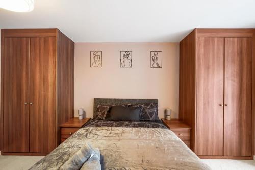 Postel nebo postele na pokoji v ubytování Casa Mansa - Serviced Apartment, London