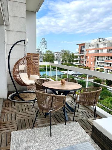 Appartement climatisé 3 étoiles T3 chic à Strasbourg avec billard et terrasse