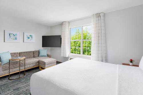 Tempat tidur dalam kamar di TownePlace Suites Philadelphia Horsham
