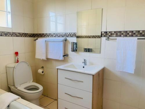 Ένα μπάνιο στο Mmaset Houses bed and breakfast