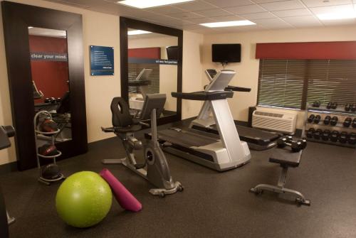 Γυμναστήριο ή/και όργανα γυμναστικής στο Hampton Inn Tomah
