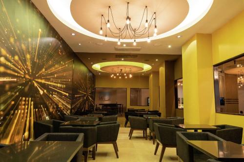Coin salon dans l'établissement Hampton by Hilton Panama