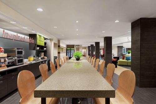 Cucina o angolo cottura di Home2 Suites By Hilton Savannah Airport