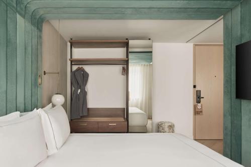 Canopy by Hilton London City Image