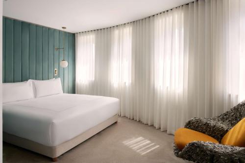 Canopy by Hilton London City Image