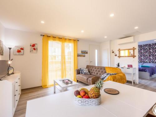 Photo de la galerie de l'établissement Gîte cosy à Fay-les-Étangs: Jardin, Parking, Wi-Fi, Équipements moderness - FR-1-526-40, à Fay-les-Étangs