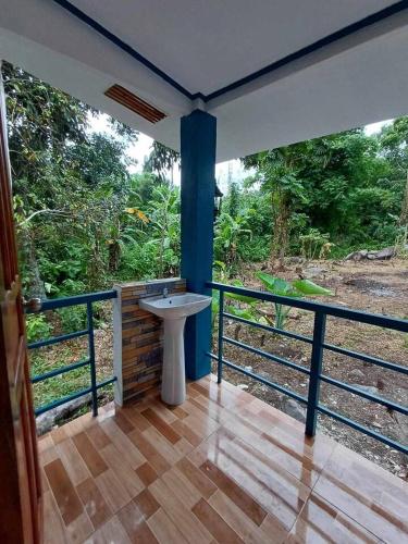 Balkón nebo terasa v ubytování Camp Asgard by Camiguin Viajeros House Rentals