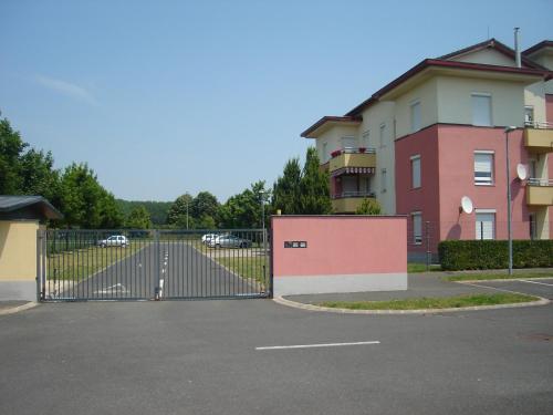 アパートメントが所在する建物