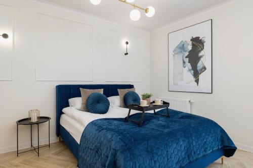 Elegant Studio Szpakowa 10 with 2 Parking Spaces & Terrace by Noclegi Renters