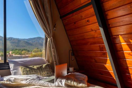 Pemandangan gunung umum atau pemandangan gunung yang diambil dari chalet