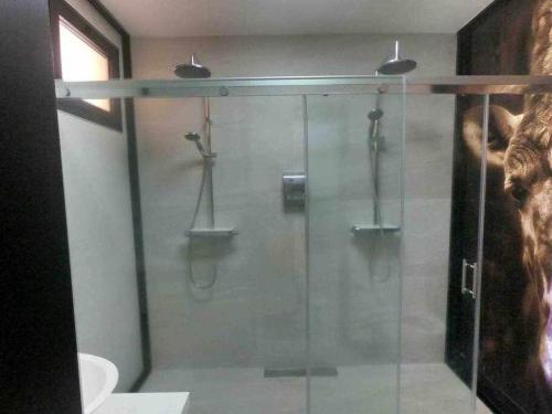 Koupelna v ubytování Apartamento con diseño moderno y piscina Taurito
