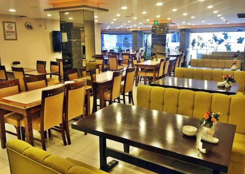 Un restaurant sau alt loc unde se poate mânca la Hotel Süreyya