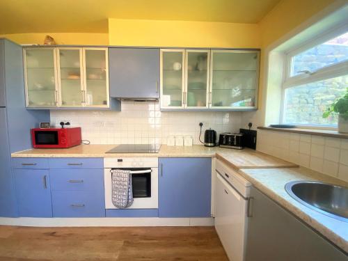 Colourful vintage-styled home in lovely Southville photo 4
