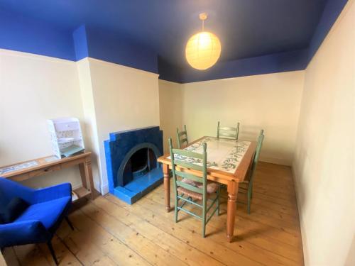 Colourful vintage-styled home in lovely Southville photo 5