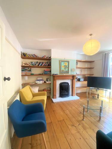 Colourful vintage-styled home in lovely Southville photo 8
