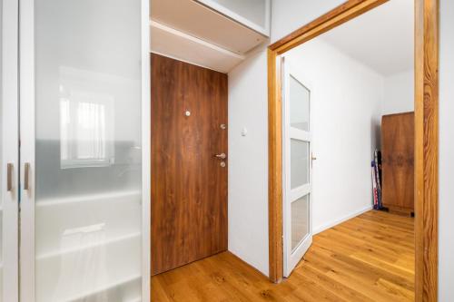 an empty room with a door and a closet at Elektoralna 19A by Homeprime in Warsaw