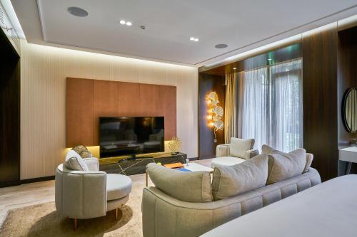 Televisyen dan/atau pusat hiburan di Rayelin Hotel Istanbul Old City