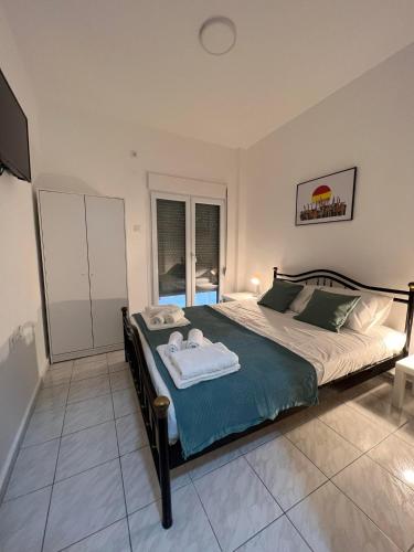 Sunny Peraia Apartment