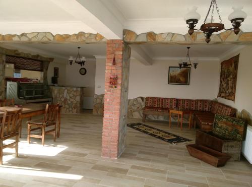 Ruang duduk di Gokyuzu Hotel