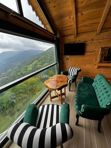 Afbeelding uit fotogalerij van HASTEPE DAĞ EVLERİ in Çamlıhemşin