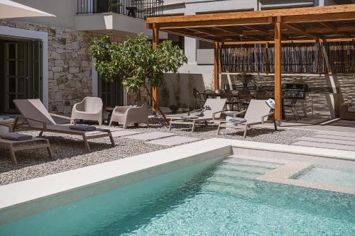 City Moments Villa - "Heated" Pools - Holiways Collection