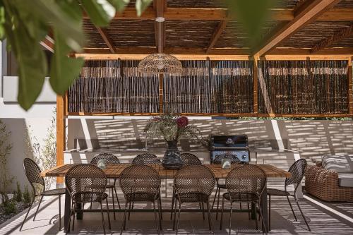 City Moments Villa - "Heated" Pools - Holiways Collection