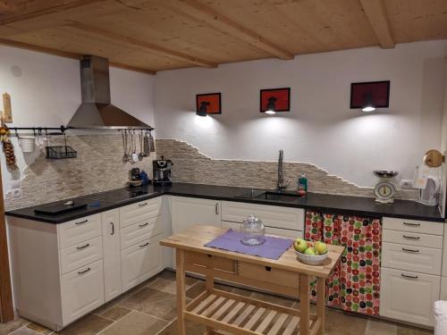 Kuchyň nebo kuchyňský kout v ubytování Notlehenhof Ferienwohnung
