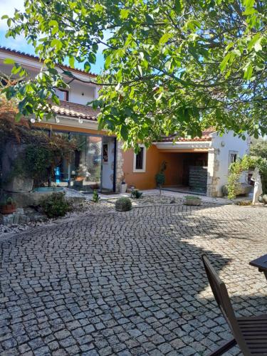Το κτήριο όπου στεγάζεται  το bed & breakfast