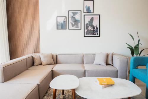 Гостиная зона в Mivida Emaar - Residence by Elegant Hospitality