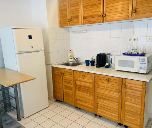 Onyx apartment with Free private garage + AC tesisinde mutfak veya mini mutfak