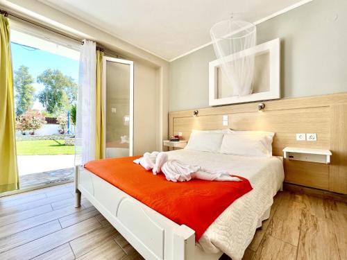 Katil atau katil-katil dalam bilik di Sidari Beach Villa with private pool by DadoVillas