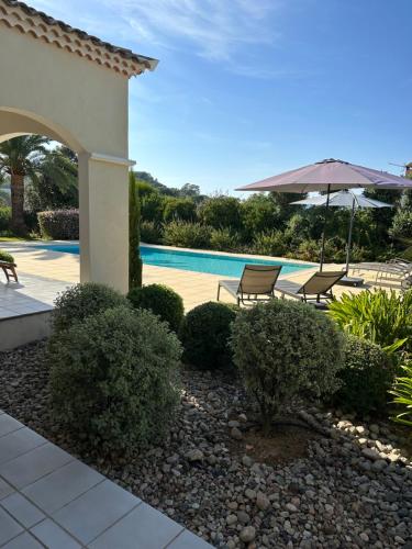 Photo de la galerie de l'établissement Appartement bord de mer avec piscine privee Porticcio, à Porticcio