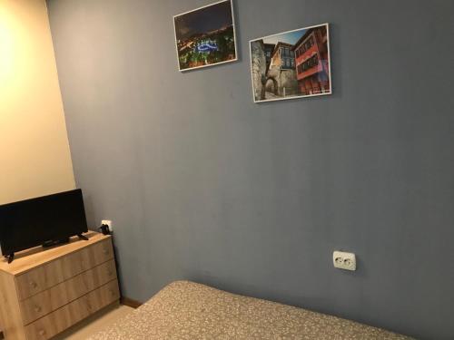 Μια τηλεόραση ή/και κέντρο ψυχαγωγίας στο Нощувки Пловдив Тепето Plovdiv Hill