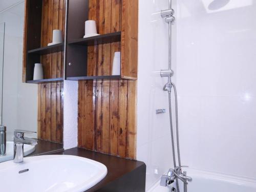Studio skis aux pieds, 6 pers, cheminée, billard, WIFI, centre Les Orres - FR-1-322-534