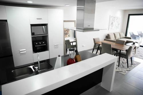 NEW OFFER Apartment with Roof Poolにあるキッチンまたは簡易キッチン
