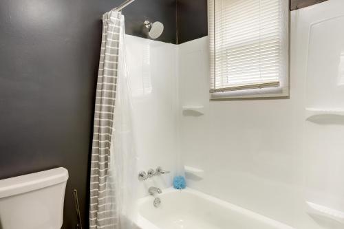 Gallery image of Cozy Downtown Sandusky Gem - 1 Mi to Lake Erie! in Sandusky
