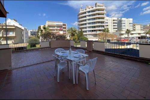 Apartment with large terrace, in Santa Margarita