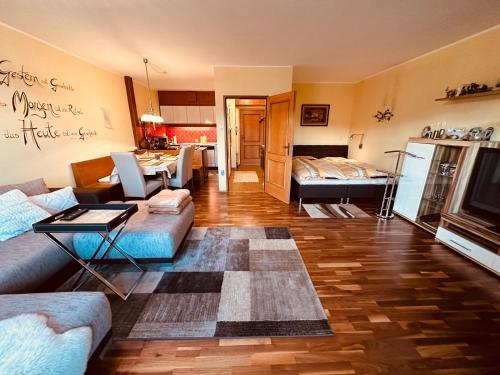 Almblick in ruhiger Lage