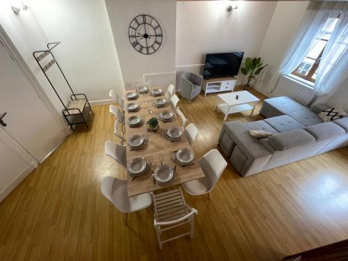 Χώρος καθιστικού στο Le Double Pirou # 2 Appartements # Halte Auvergne