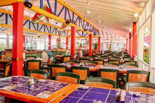 Decameron San Luis - All Inclusiveにあるレストランまたは飲食店