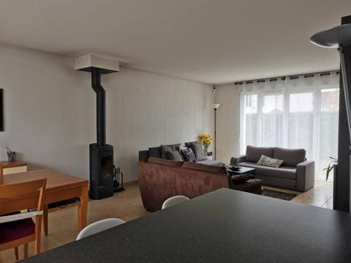 Photo de la galerie de l'établissement Belle maison spacieuse proche Genève et CERN, à Saint-Genis-Pouilly