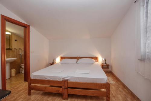 Apartments with parking space Vodice - 21593