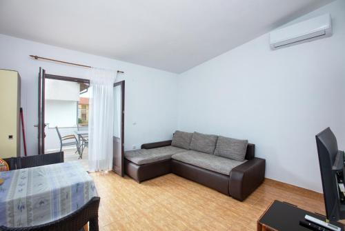 Apartments with parking space Vodice - 21593