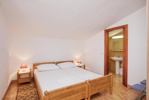 Apartments with parking space Vodice - 21593