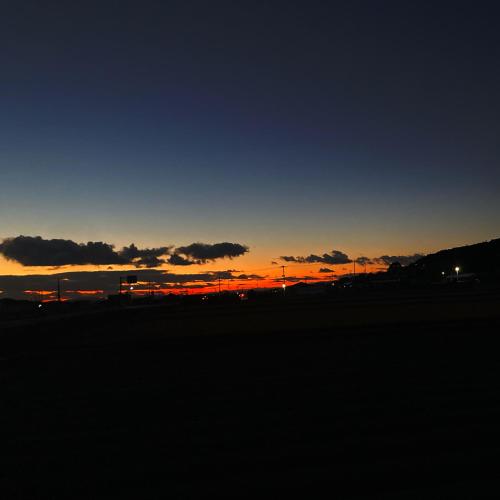 an image of a sunset with the sky at 洲本家　SUMOTOYA in Sumoto