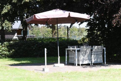 Κήπος έξω από το Bed and Breakfast Lindershoeve Bergeijk