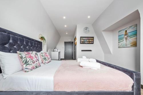 Ein Bett oder Betten in einem Zimmer der Unterkunft Remarkable Serviced Room Sydenham London SE26