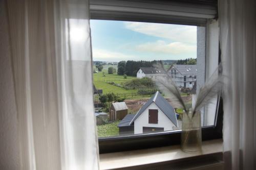Fotografie z fotogalerie ubytování DG-Wohnung mit sonnigem Balkon v destinaci Marburg an der Lahn