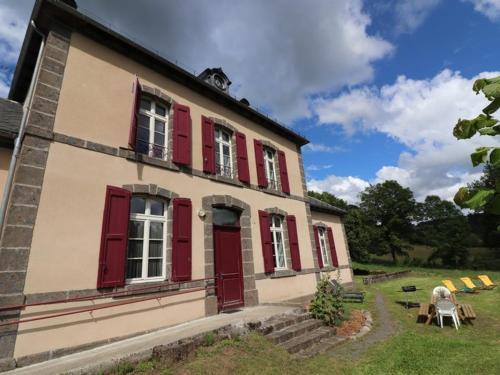 Gîte Saint-Martin-Valmeroux, 5 pièces, 8 personnes - FR-1-742-96